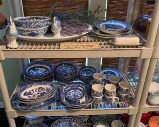 BLUE WILLOW SET OF DISHES