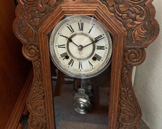 ANTIQUE KITCHEN CLOCK