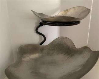 Modern twisted metal stand 