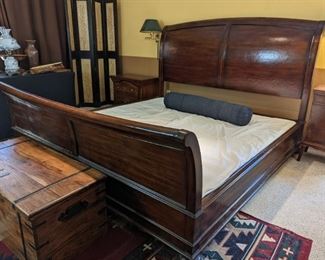 Sleigh Bed (King)