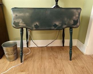 Drop-leaf Table