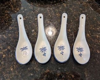 Chinese Spoon Set