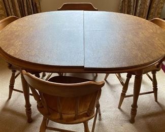 Dining Room Table Set With Leaf And Fitted Mat