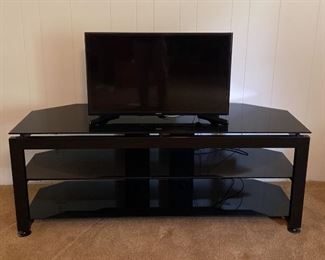 Samsung 32in Flat Screen Black Entertainment Console