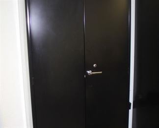 1 clothes storage———— 5 shelving storage