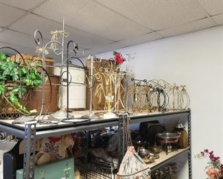 More displays.  The gold & black on the right are for  a single ornamental hanging display.