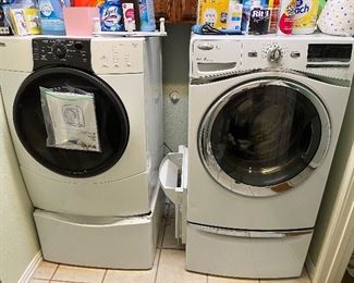 Working washer and dryer w pedestals