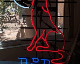 Miller Lite Beer Howling Coyote/Wolf Neon Bar Sign	37x22x6.5in	HxWxD
