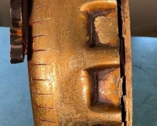 Budweiser Bottle Cap Chameleons Sign Louie Frankie Lizards Advertising Shadow Box	16.5x15.5x5in	HxWxD
