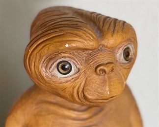 Vintage ET The Extra Terrestrial Piggy Bank Coin Bank	12.5x7x7in	HxWxD
