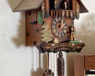 German cuckoo Clock	11x10x7in	
