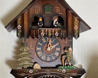 German cuckoo Clock	11x10x7in	
