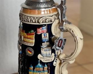1989 Berlin Wall Beer Stein KING	12x4.75x7in	HxWxD
