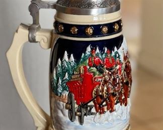 Budweiser Clydesdale Stein CS444 2000	12.5x5x7in	HxWxD
