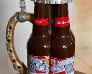 Anheuser-Busch CB18 Stein Collectors Club 2001 Members Only Stein King of Beers	10.5x4x5.5in	HxWxD
