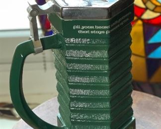 2008 Anheuser-Busch Budweiser St. Patrick’s Day Stein CS679	8.25x4x5.5in	HxWxD
