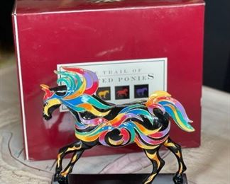 Painted Ponies 2005 The Phoenix  11568  Horse Figurine	7x7.5x2.5in	HxWxD
