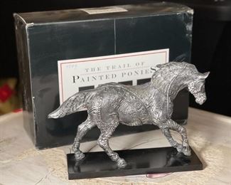 Large version 2003 The Trail Of Painted Ponies #1478 Quarter Horse  Horse Figurine	8.5x11.5x3.5in	HxWxD

