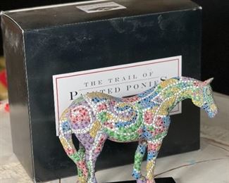 Painted Ponies 1456 Caballo Brillante Mosaic 2003 Horse Figurine	7x7.5x2.5in	HxWxD
