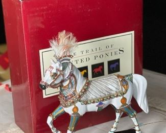 Painted Ponies Viva Las Vegas Item #12246 2007 Horse Figurine	7x7.5x2.5in	HxWxD
