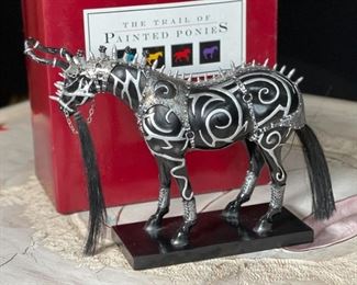 Painted Ponies Willing 1510  Retired Horse Figure Figurine Westland Trail	7x7.5x2.5in	HxWxD
