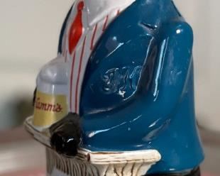 Hamm’s Beer Bear Decanter 1973 BWG Ceramarte Brazil Vintage HAMMS	11x4x4in	HxWxD
