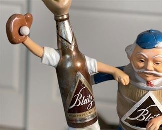 Vintage 1952 BLATZ BEER Milwaukee Braves BASEBALL STATUE Display Cast Metal	17x20x9in	HxWxD
