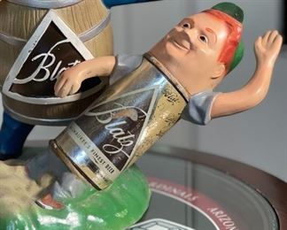 Vintage 1952 BLATZ BEER Milwaukee Braves BASEBALL STATUE Display Cast Metal	17x20x9in	HxWxD
