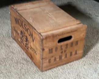 Vintage Molson Wood Beer Crate w/ Lid  Canada North America's Oldest Brewery	10x18x12in	HxWxD
