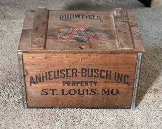 1976 Anheuser-Busch Wood Case/Crate/Box Budweiser Centennial Beer	12x18x12in	HxWxD
