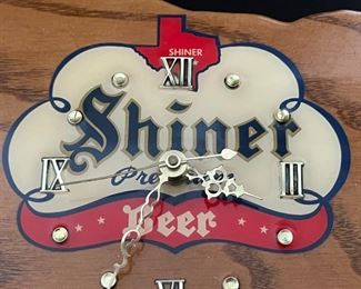 Texan Shiner Premium Beer Clock Sign	12.5 x 12.5in	
