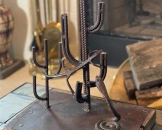 Rustic Rebar Metal Sculpture Art	18 x 14.5 x 10.5in	HxWxD
