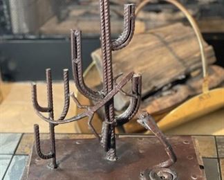 Rustic Rebar Metal Sculpture Art	18 x 14.5 x 10.5in	HxWxD
