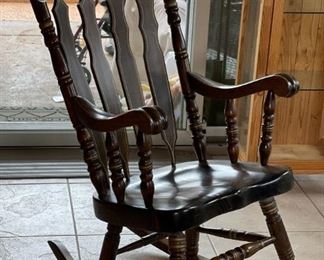 Vintage Hitchcock Style Windsor Back Rocking Chair Stencil Harvest Rocker	47 x 36 x 34in	HxWxD

