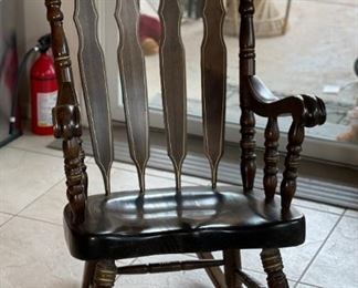 Vintage Hitchcock Style Windsor Back Rocking Chair Stencil Harvest Rocker	47 x 36 x 34in	HxWxD

