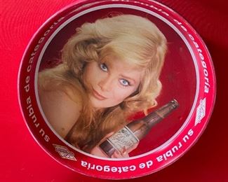 Superior beer tray Pinup girl	13in Diameter	
