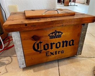 Corona extra wooden ice chest	14x21x15in	HxWxD
