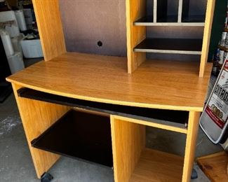 Maple wood design simulated wood computer desk	51x35.5x 19.5in	HxWxD
