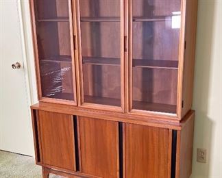 Vintage MCM Walnut China Cabinet Mid Century Modern	66x46x15in	HxWxD
