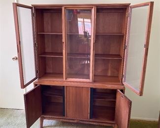 Vintage MCM Walnut China Cabinet Mid Century Modern	66x46x15in	HxWxD
