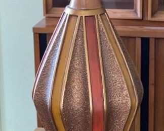 1pc MCM Ceramic & Walnut Table Lamp Mid Century Modern	44.5in H 15in Diameter	
