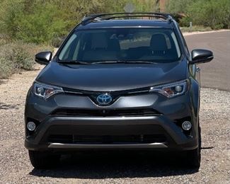 2018 Toyota RAV4 Hybrid HV Limited  (Only 6,000) Miles!)
