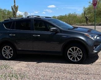 2018 Toyota RAV4 Hybrid HV Limited  (Only 6,000) Miles!)