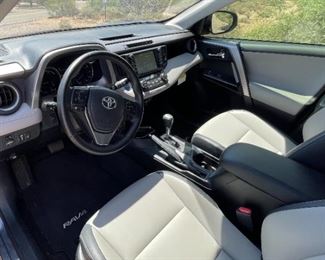 2018 Toyota RAV4 Hybrid HV Limited  (Only 6,000) Miles!)