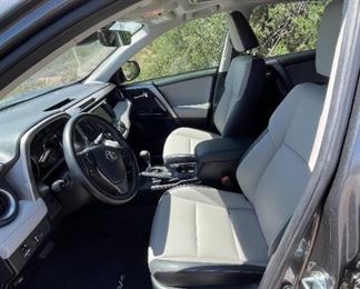 2018 Toyota RAV4 Hybrid HV Limited  (Only 6,000) Miles!)