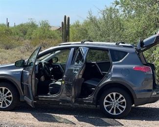 2018 Toyota RAV4 Hybrid HV Limited  (Only 6,000) Miles!)