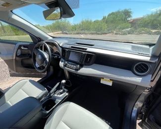 2018 Toyota RAV4 Hybrid HV Limited  (Only 6,000) Miles!)