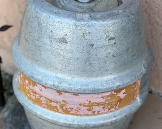 Vintage Quarter Keg Allentown Beverage  7.75 gallon	16 x 12in diameter	
