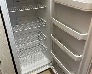 Midea Upright freezer MODEL: HS-502FWE	62.5x28.2x 32in	HxWxD
