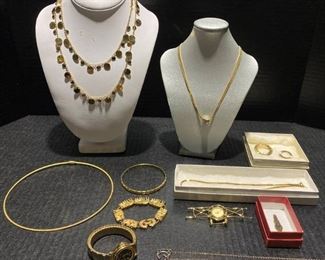 Fashionable Gold Tone Jewelry